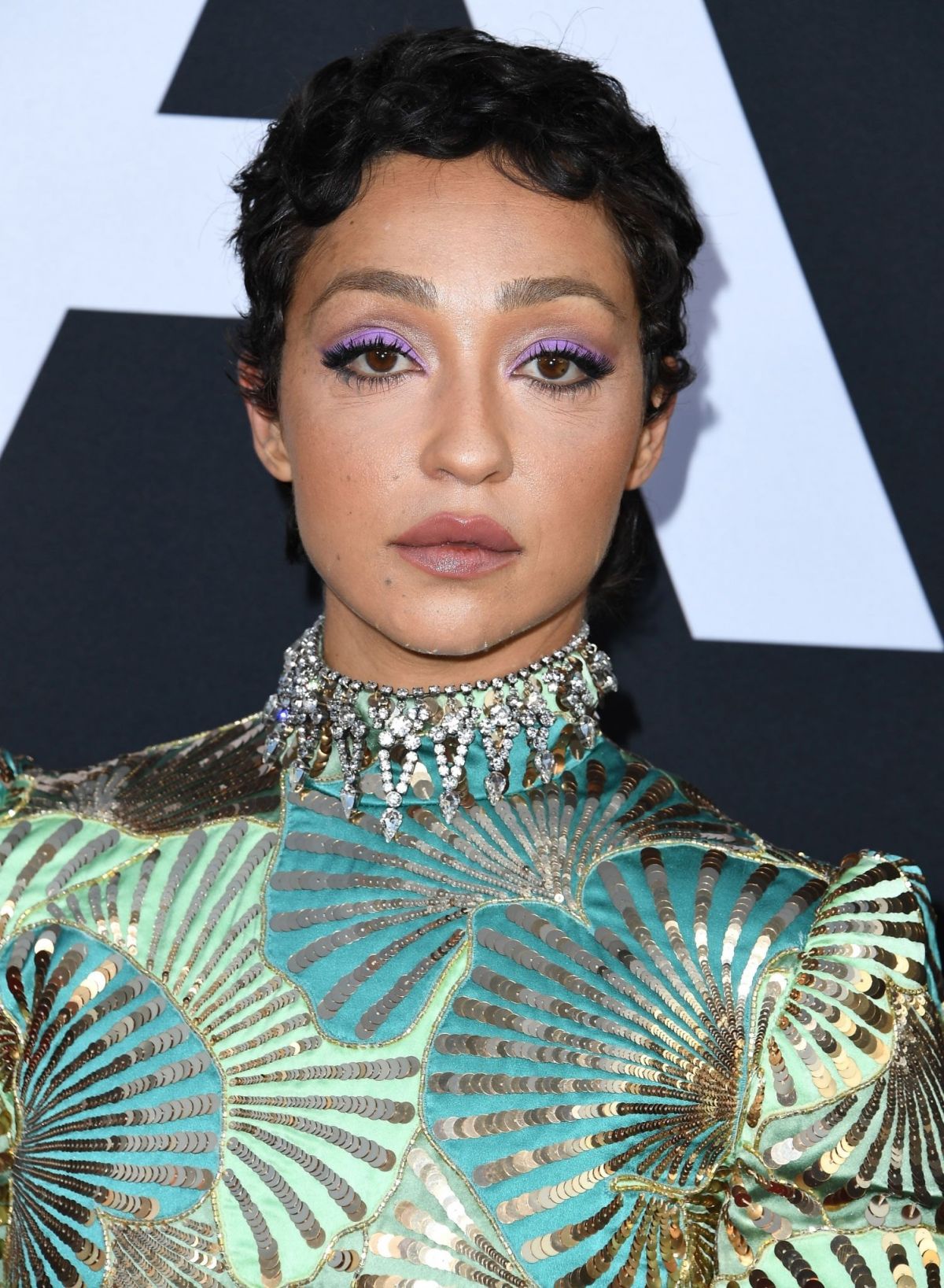 Ruth Negga look da sfilata